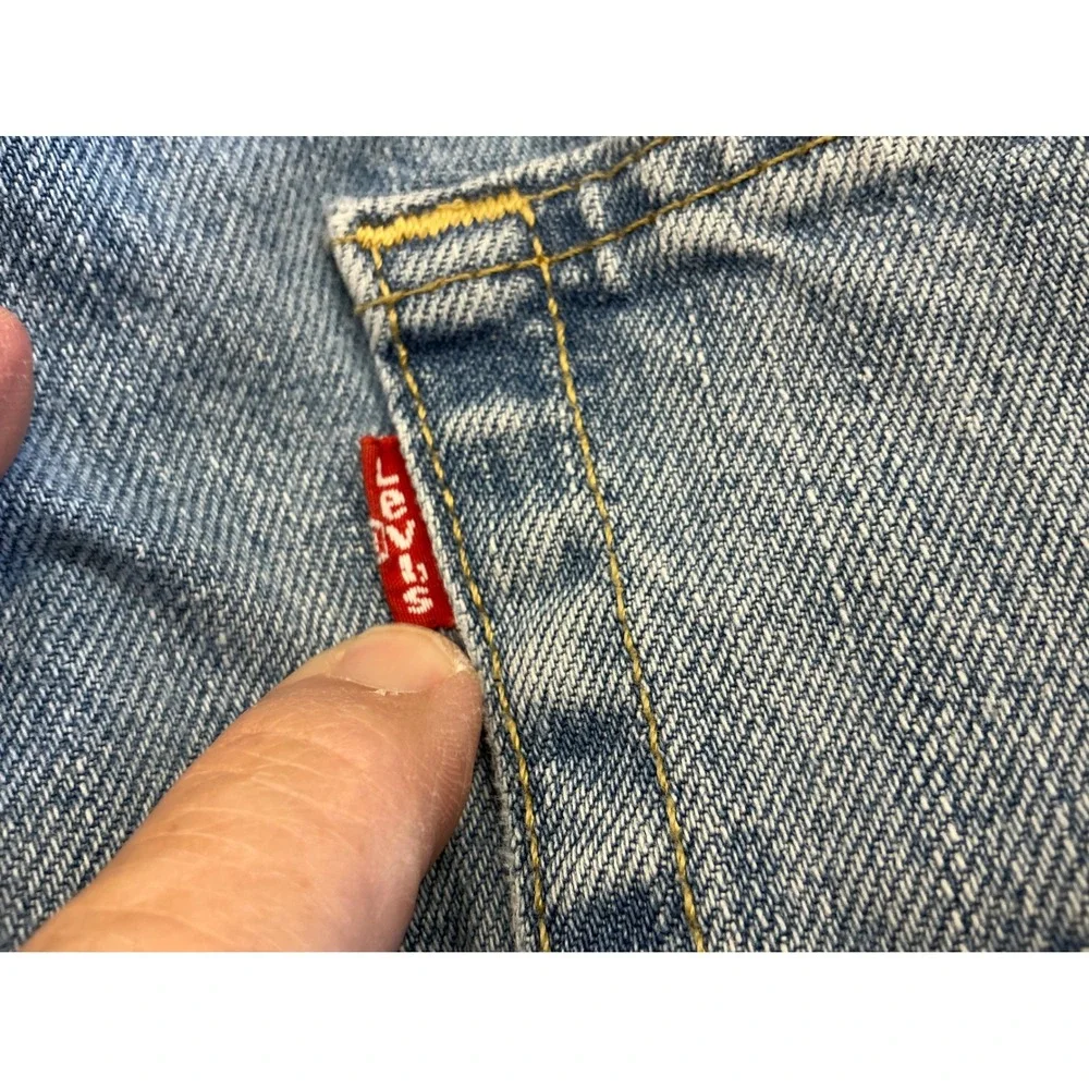 Levis preowned these